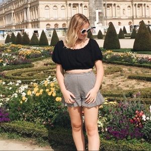 URBAN OUTFITTERS BLACK OFF THE SHOULDER TOP 🌟